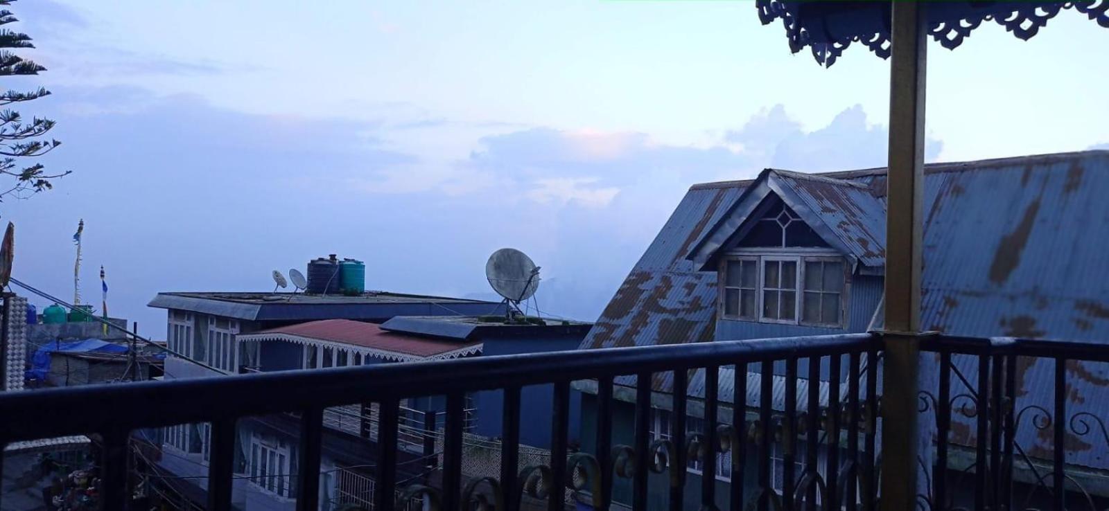 Benus Apartment Darjeeling  Luaran gambar